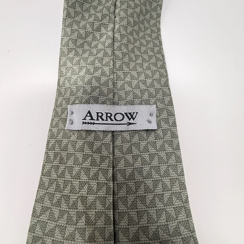Arrow Mens Silk Tie Olive Green Grey Geometric Square Pattern Made in USA 3.75